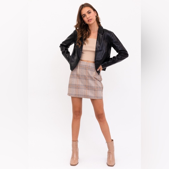 NEW LE LIS VEGAN BLACK LEATHER CROPPED BLAZER SIZE S - Picture 2 of 9